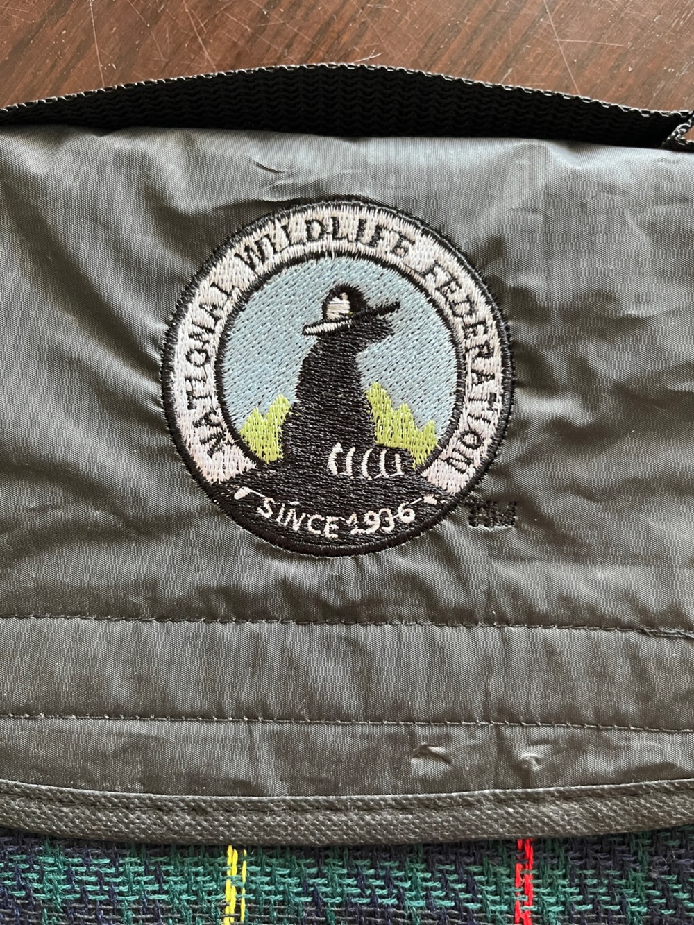 National Wildlife Federation foldable plaid picnic blanket classic tartan design - Picture 8 of 9
